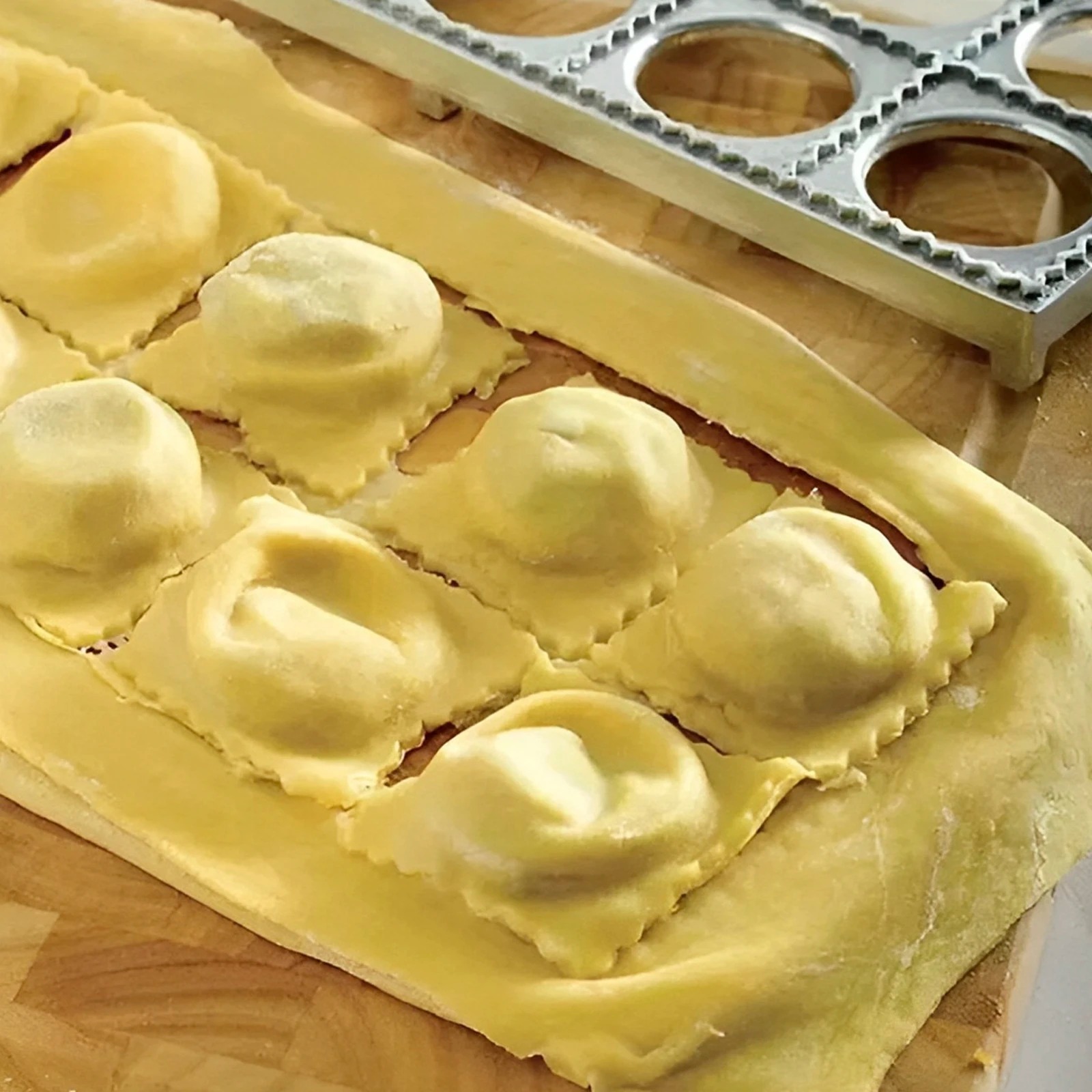 Dumpling Mold 12 Holes Ravioli – Kitchen Gadgets You Need recenzja i cena